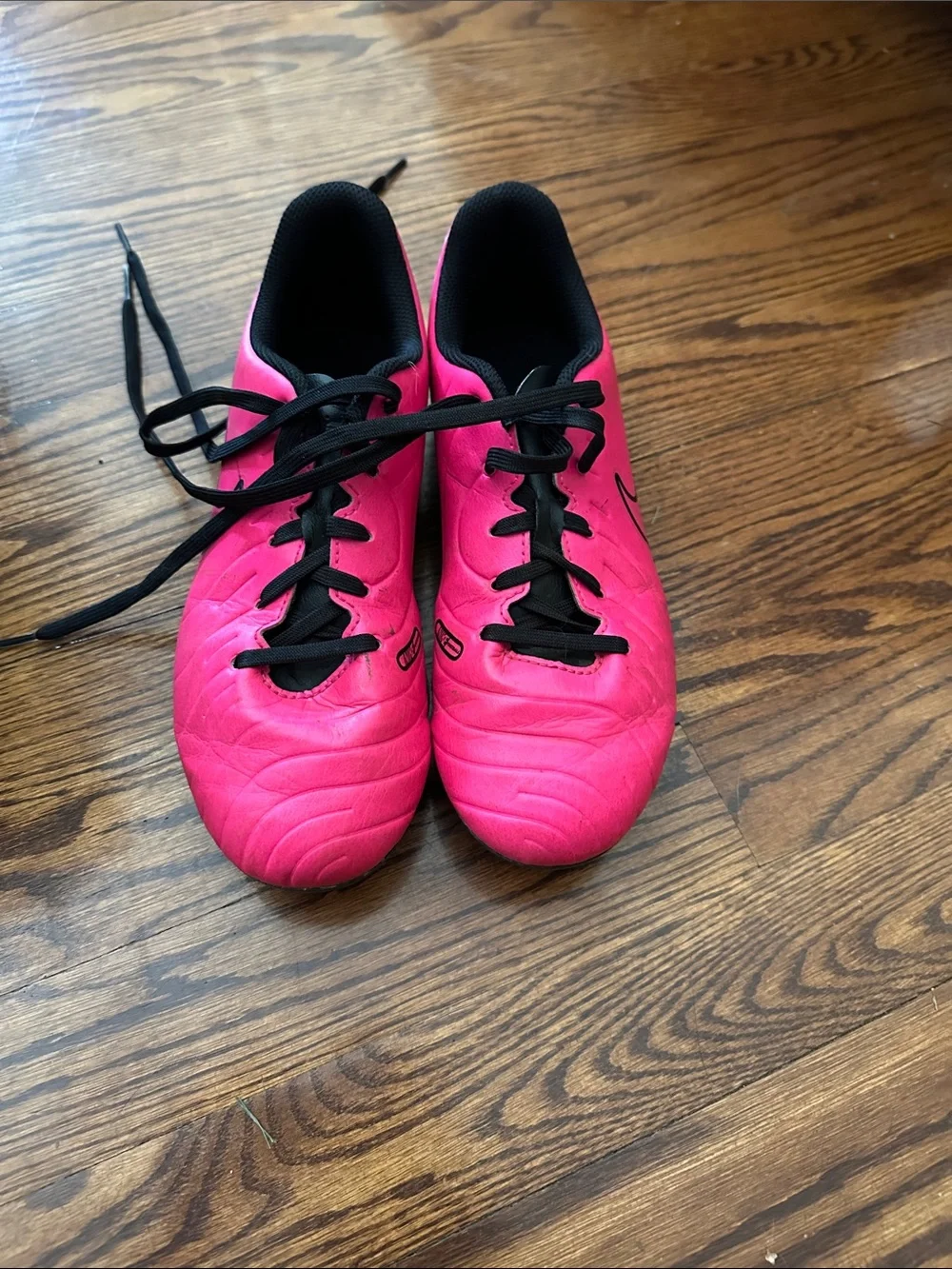 Nike kids soccer cleats size 4